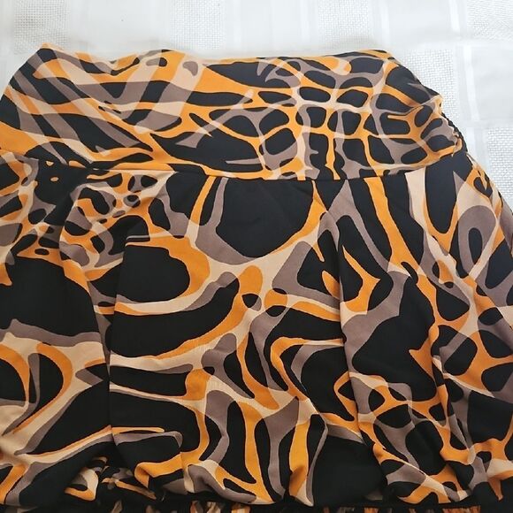 Guess by Marciano Vibrant Abstract Bubble Hem Mini Skirt - Picture 15 of 16